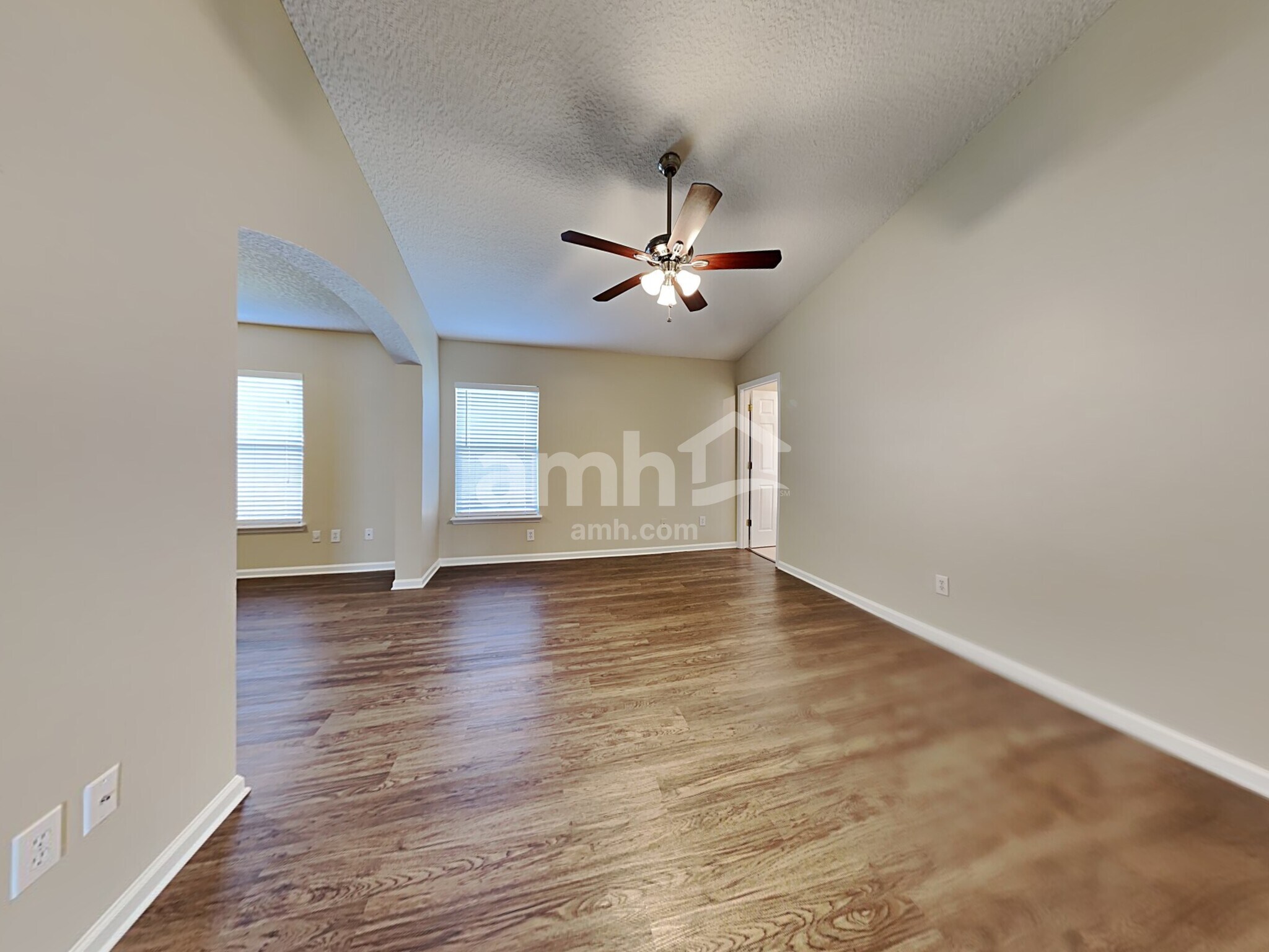 Building Photo - 386 Stonehurst Pky