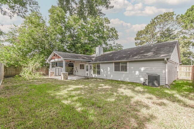 Building Photo - 8806 Lakeside Forest Dr