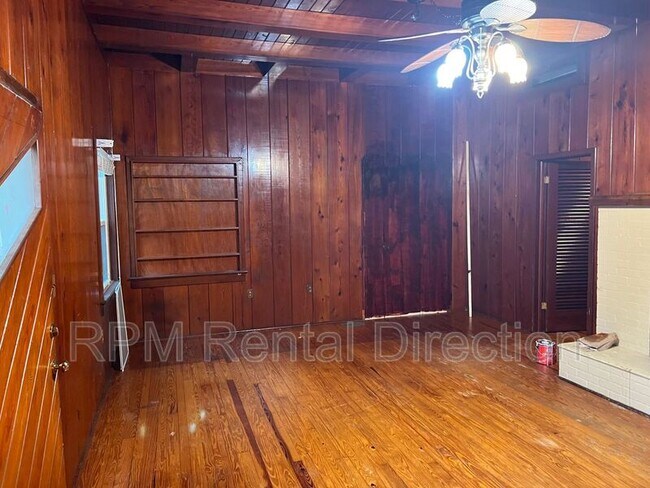 Building Photo - 2729 Broadway