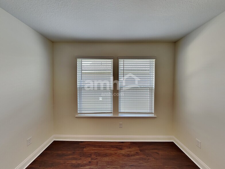 Building Photo - 314 Banyan Frst Dr
