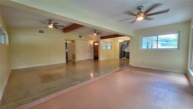Building Photo - 518 Oranole Rd