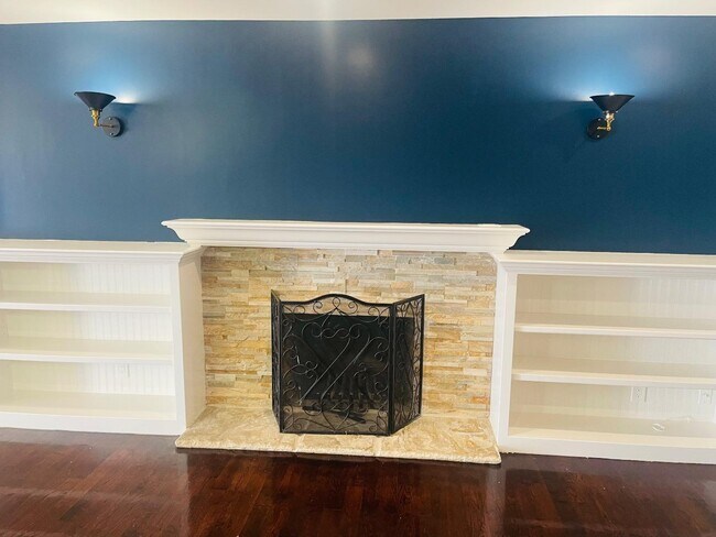 Building Photo - 3495 Meridian Ave