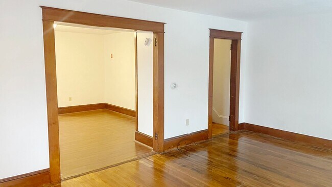 Building Photo - 73-75 Wallingford Ave