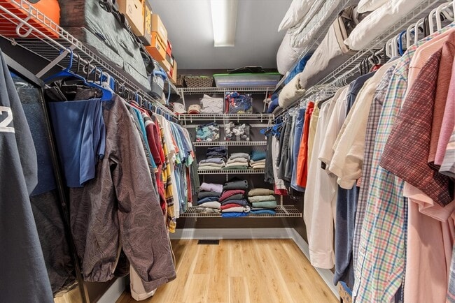 Building Photo - 270 Littleton Rd