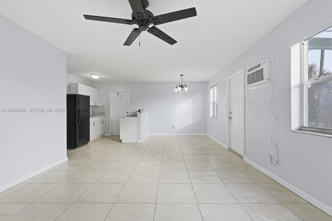 Building Photo - 533 NW 15th Way