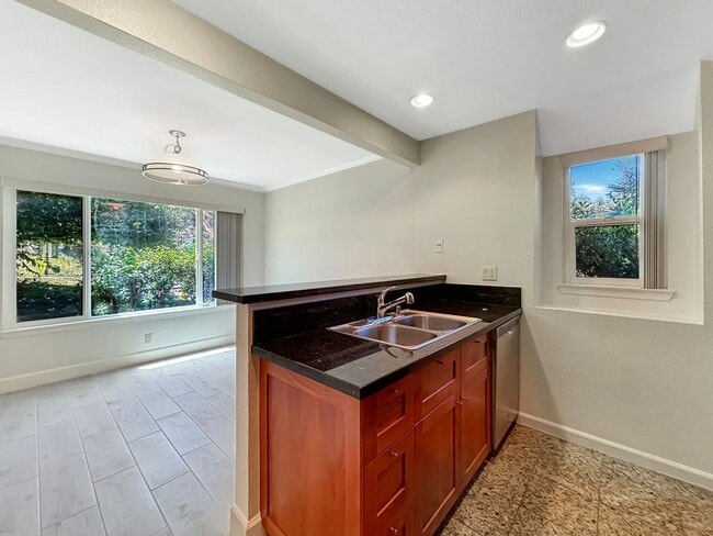 Building Photo - SD: Bright 2BD/2BA Ground-Floor Condo in La Jolla with Covered Patio, Pool & Reserved Parking
