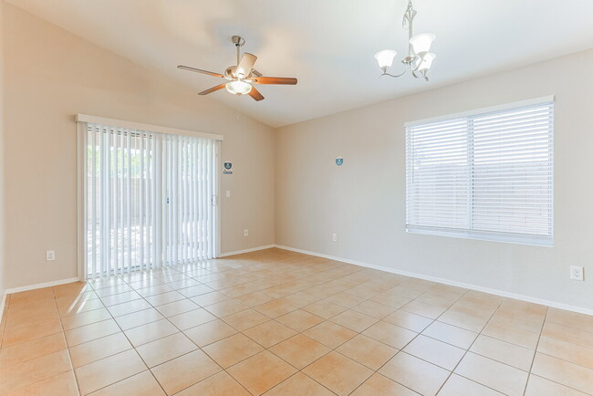 Building Photo - 1465 E Rolls Rd