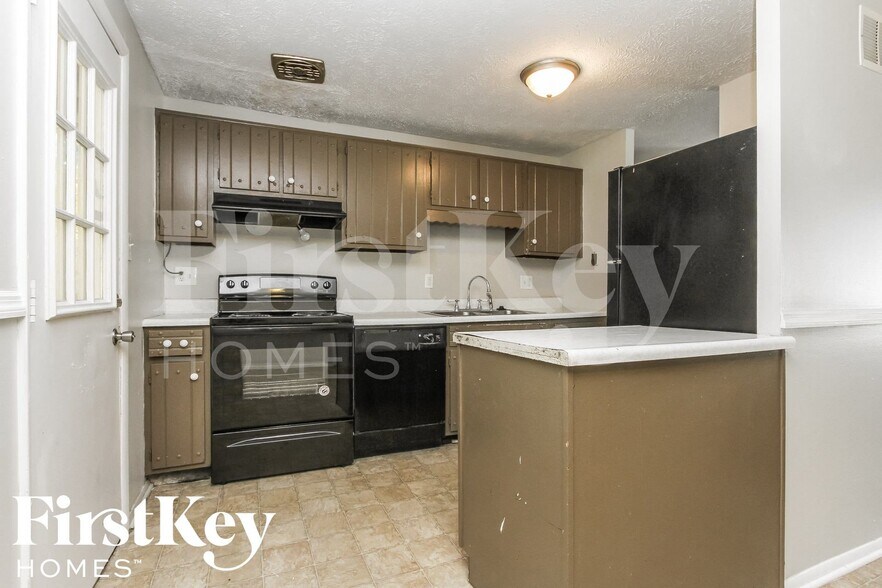 Building Photo - 2530 Fairhaven Dr