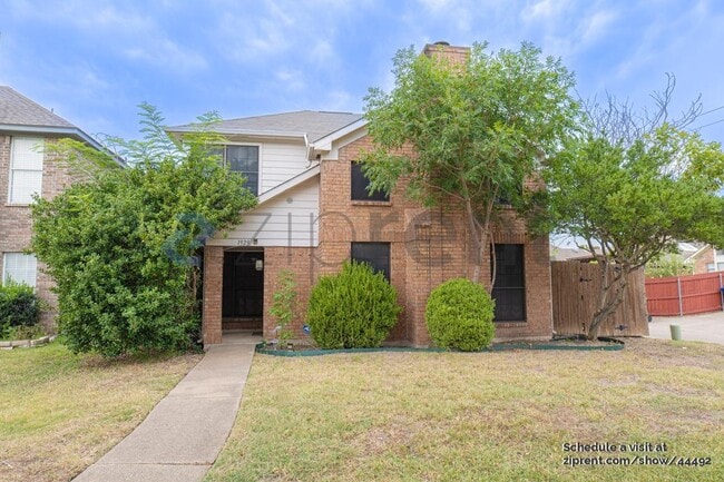 Building Photo - 1929 Pinecrest Dr