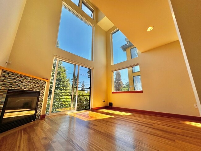 Building Photo - Three-Level Loft-Style 2BR | 3BA with Priv...