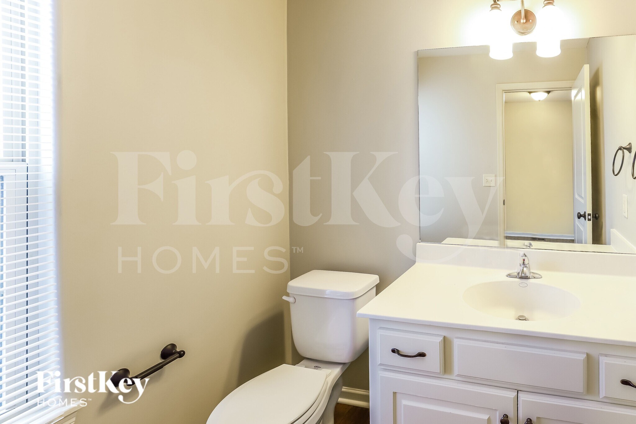 Building Photo - 11109 Highview Rd