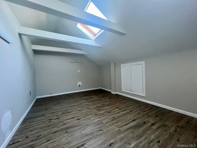 Building Photo - 28 Stratford Rd