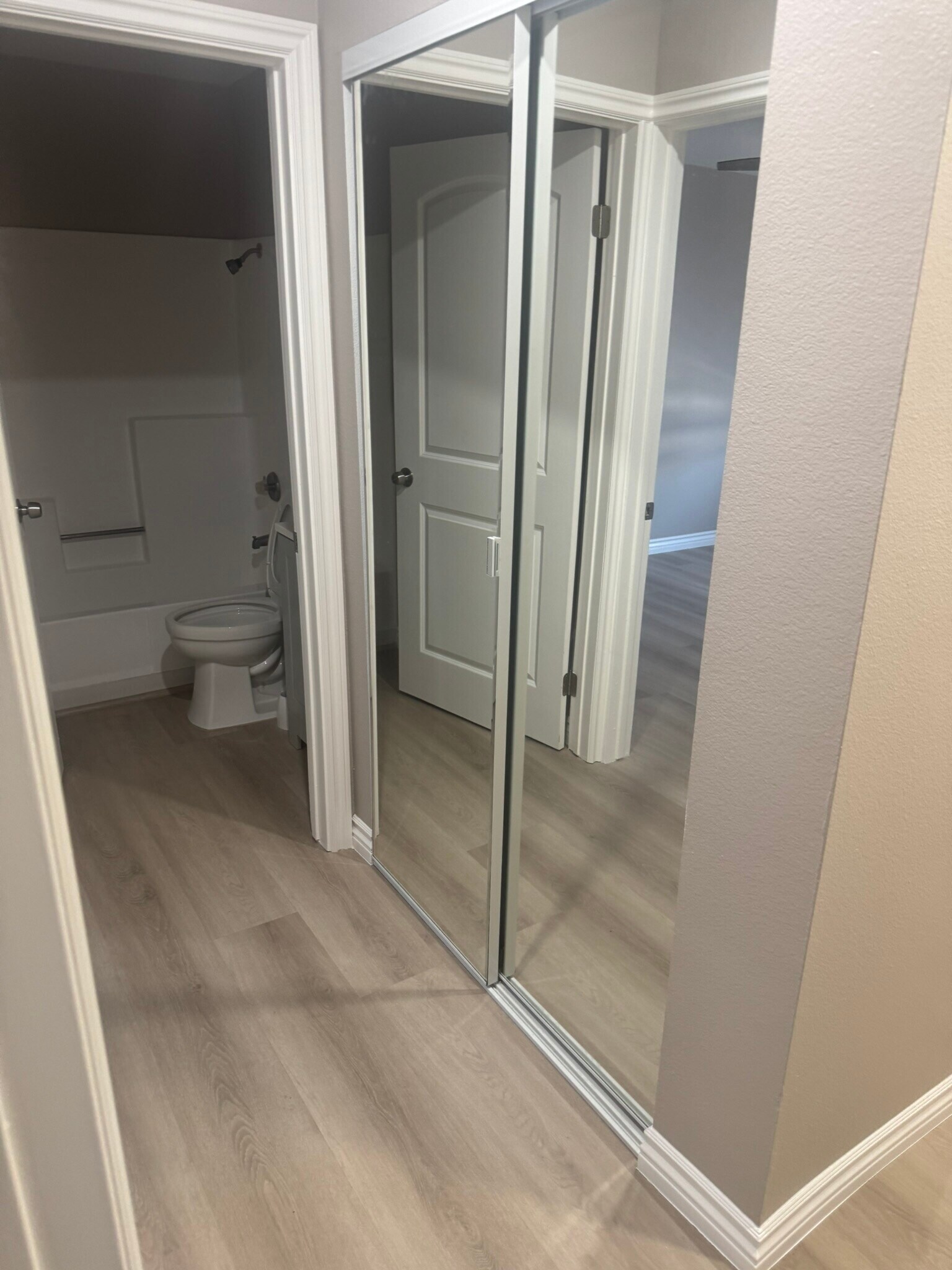 Building Photo - 374 N Ave 57