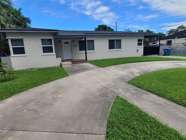 Building Photo - 8839 SW 28th St