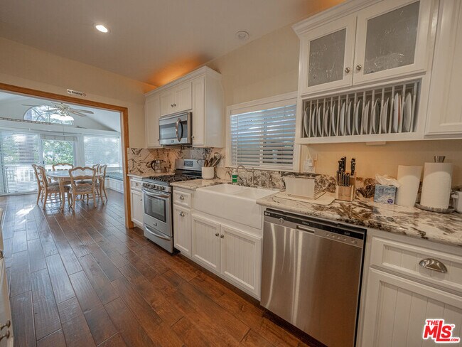 Building Photo - 233 Corona Cir