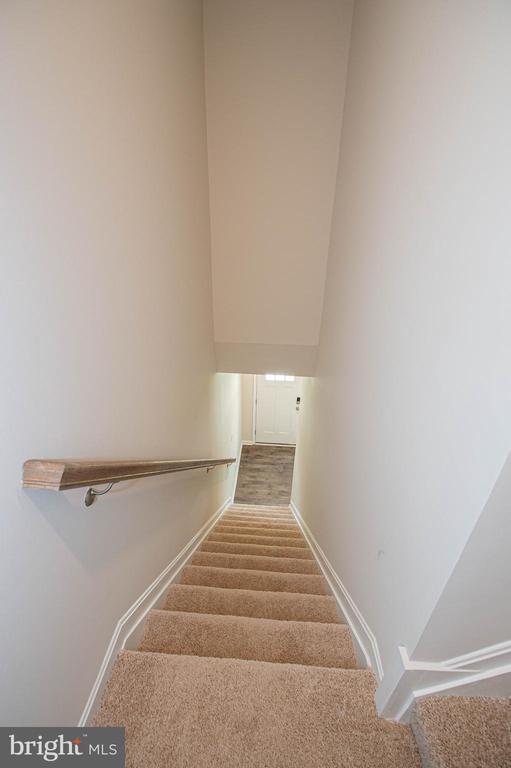 Building Photo - 128 Willowtree Ln