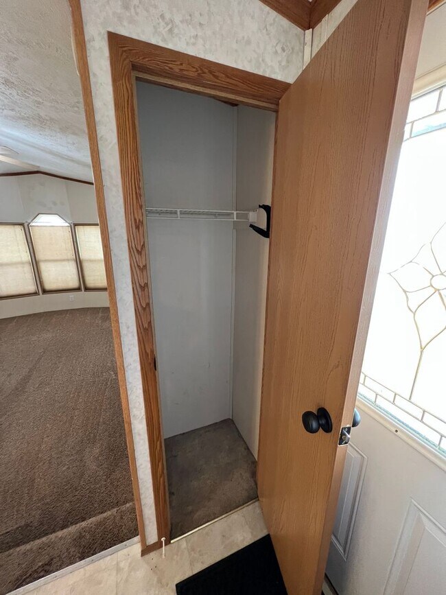Building Photo - 3 Bedroom 2 Bath High-End Mobile Home with...