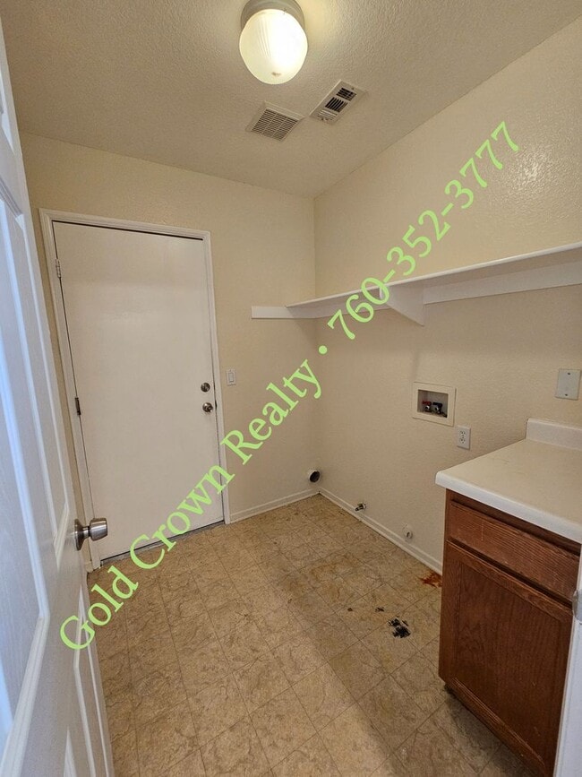 Building Photo - Parkside Estates Home for Rent- Brawley