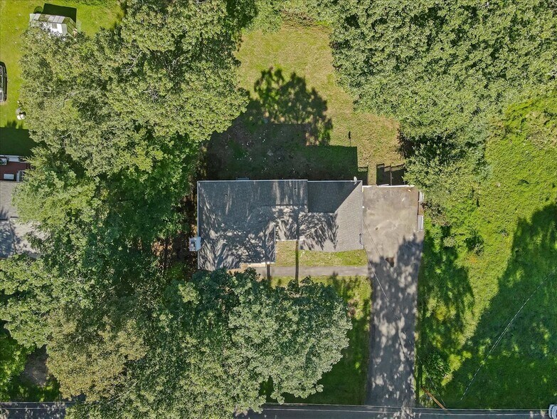 Building Photo - 198 White Pine Trl