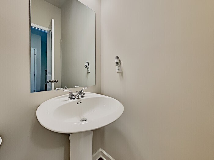 Building Photo - 385 Yasmine Cove