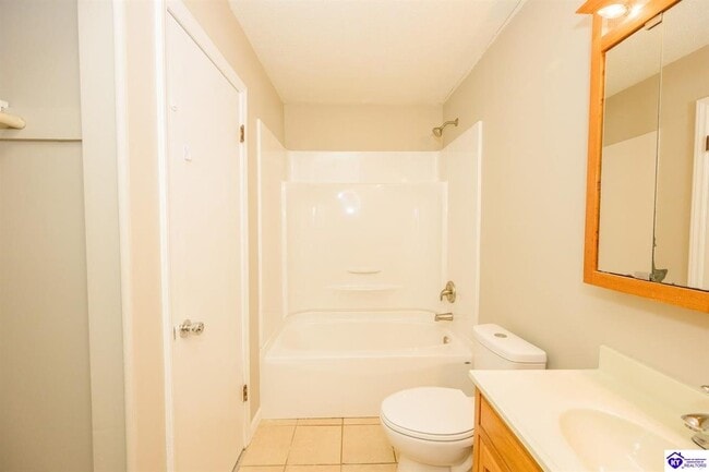 Building Photo - 243 S Airview Dr