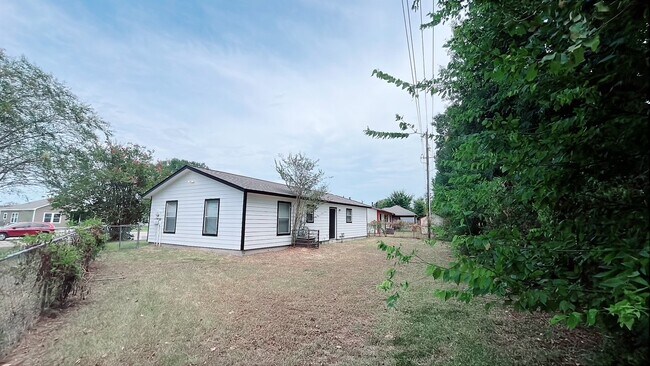 Building Photo - 9406 Alcala
