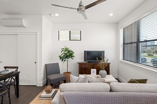 Building Photo - The Boulevards