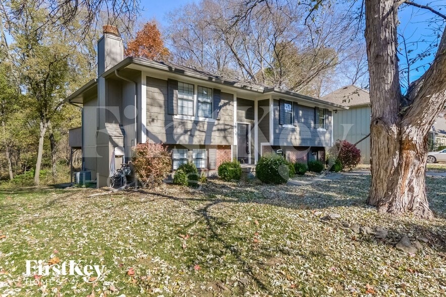 Building Photo - 1018 NE Trailwood Dr