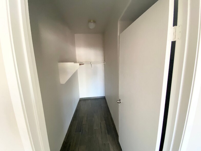 Building Photo - 1881 W Alexander Rd