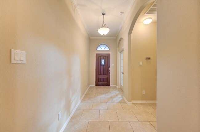 Building Photo - 6519 Point Hollow Ln
