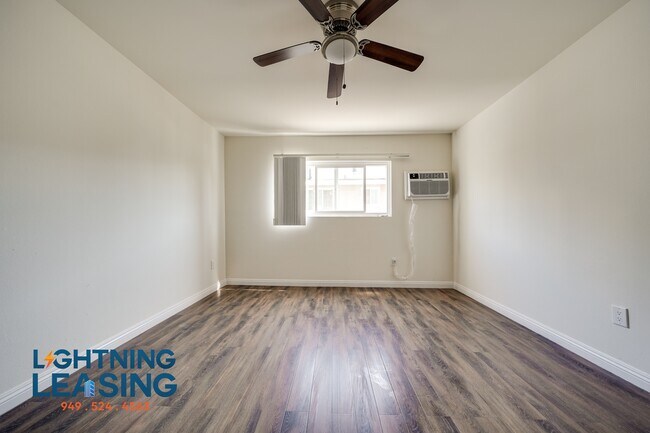 Building Photo - 6546-6542 Sepulveda Blvd