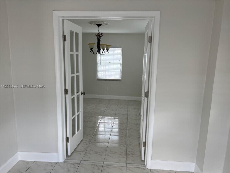 Building Photo - 421 NW 57th Ct