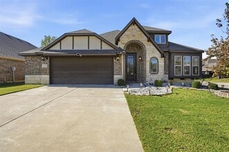 Building Photo - 119 Valverde Ln