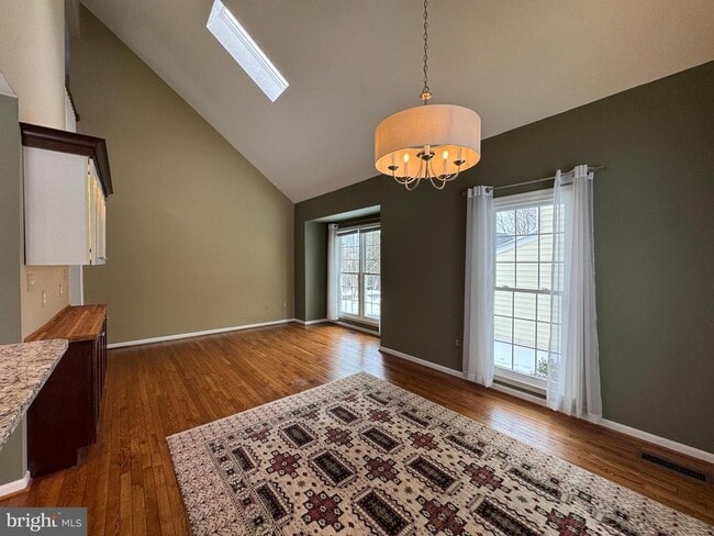 Building Photo - 15 Linden Hill Way SW