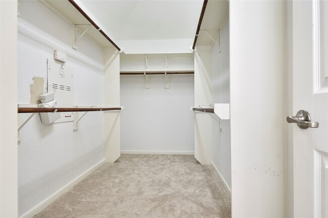 Building Photo - 55 E Montfair Blvd