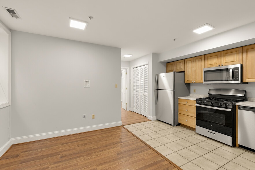 Building Photo - 1316 Irving St NW