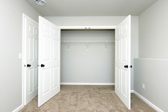 Building Photo - 813 United Dr