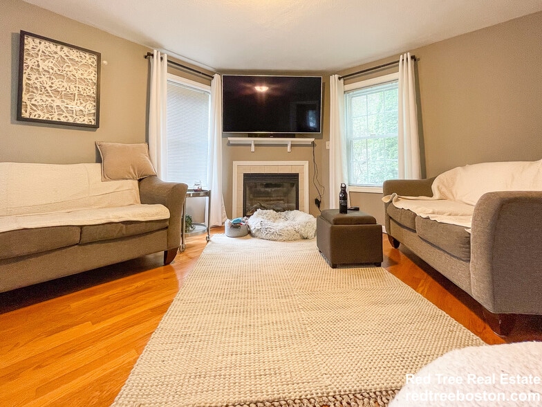 Building Photo - 496 Lebanon St