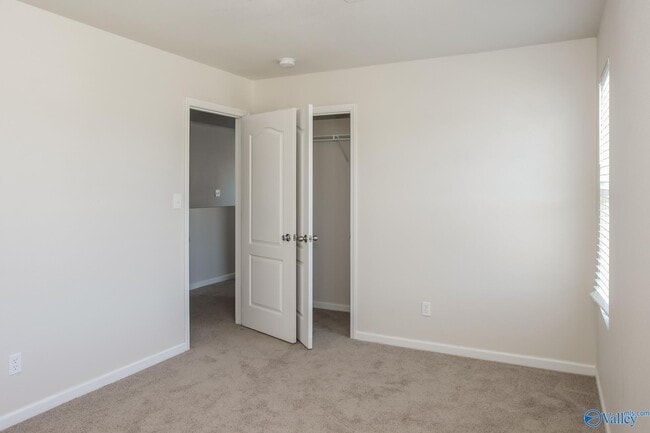 Building Photo - 129 Elmhurst Dr