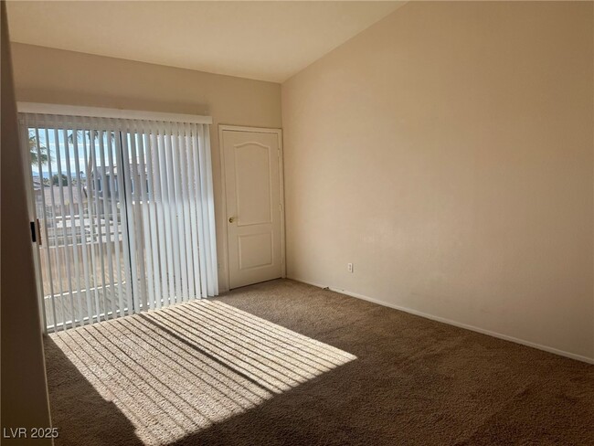 Building Photo - 9901 Trailwood Dr