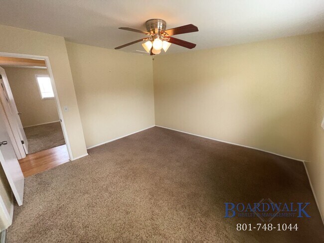 Building Photo - 2827 E Bridgewater Dr