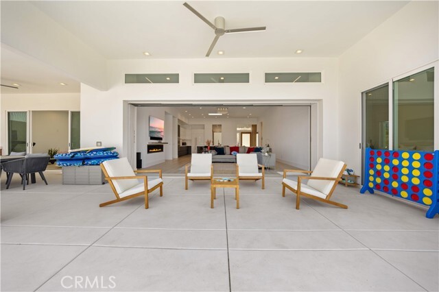 Building Photo - 1270 W Chase Dr