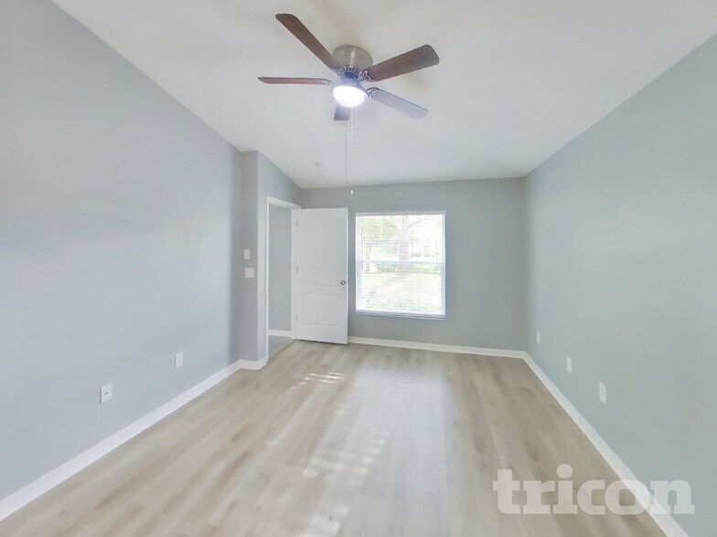 Building Photo - 364 Winthrop Dr