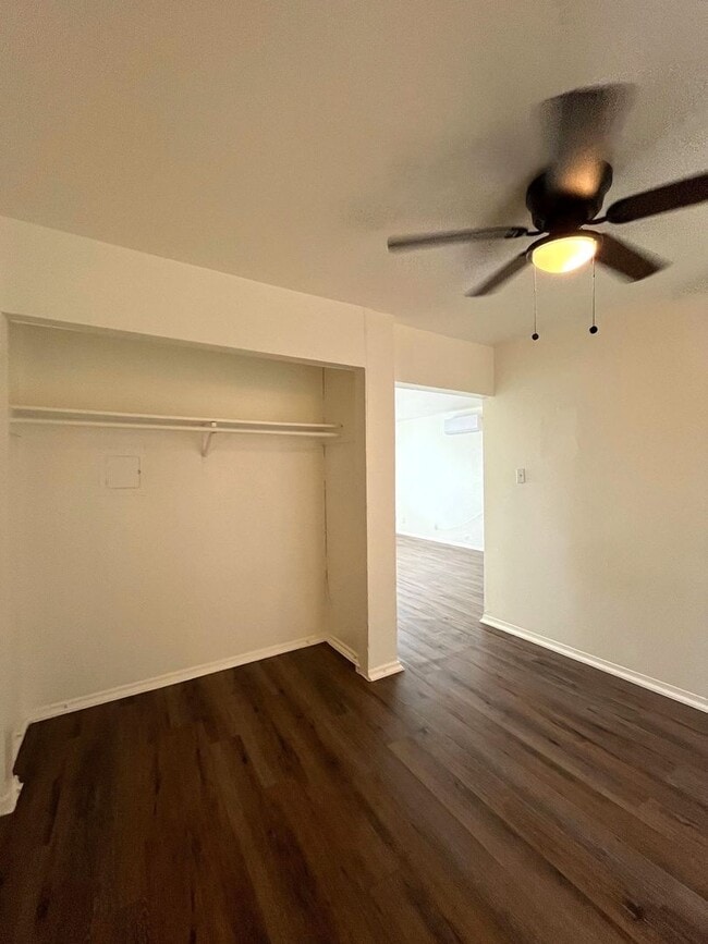 Building Photo - 7115 Glen Terrace