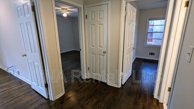 Building Photo - 294 Robin Ln SE