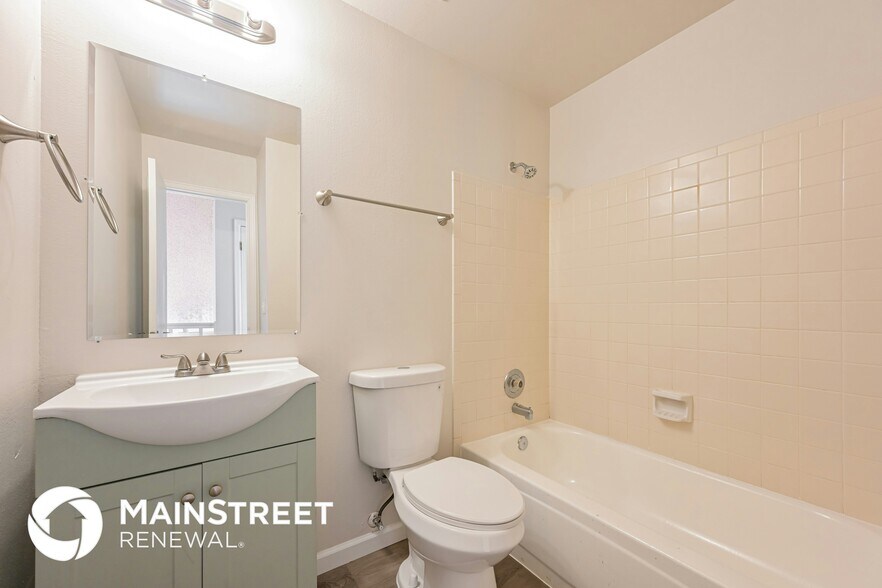 Building Photo - 9844 Fairwood St