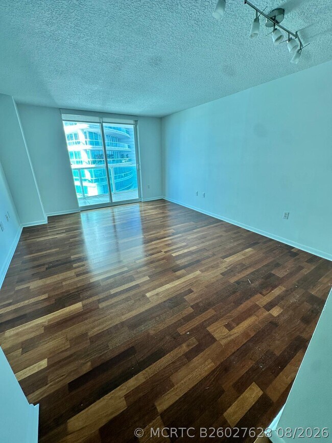 Building Photo - 2101 Brickell Ave