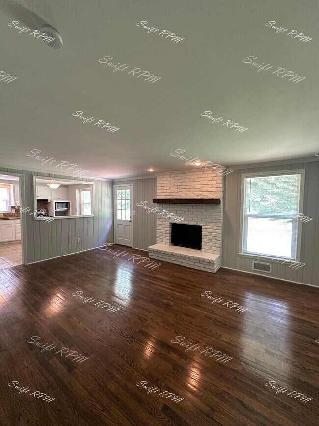 Building Photo - 9805 Carter Dr