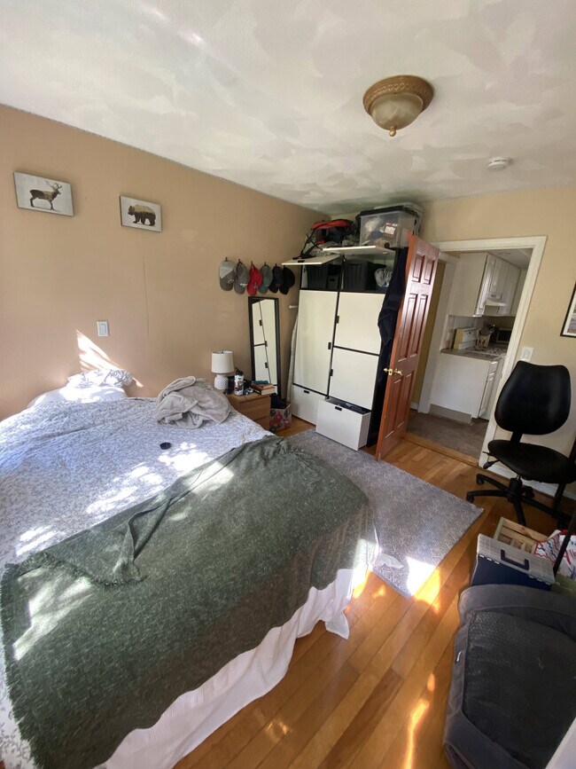 Building Photo - 120 Windsor Rd