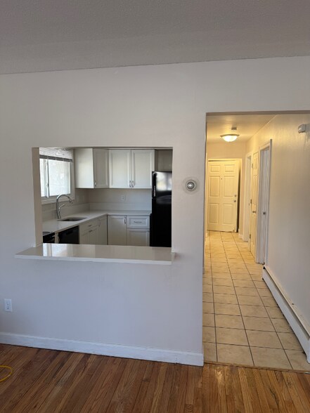 Building Photo - 3829 Lake Dr